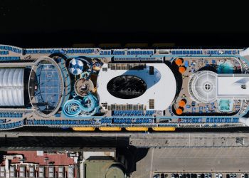 How to Find the Top Cruise Liners Offering Exclusive Itineraries